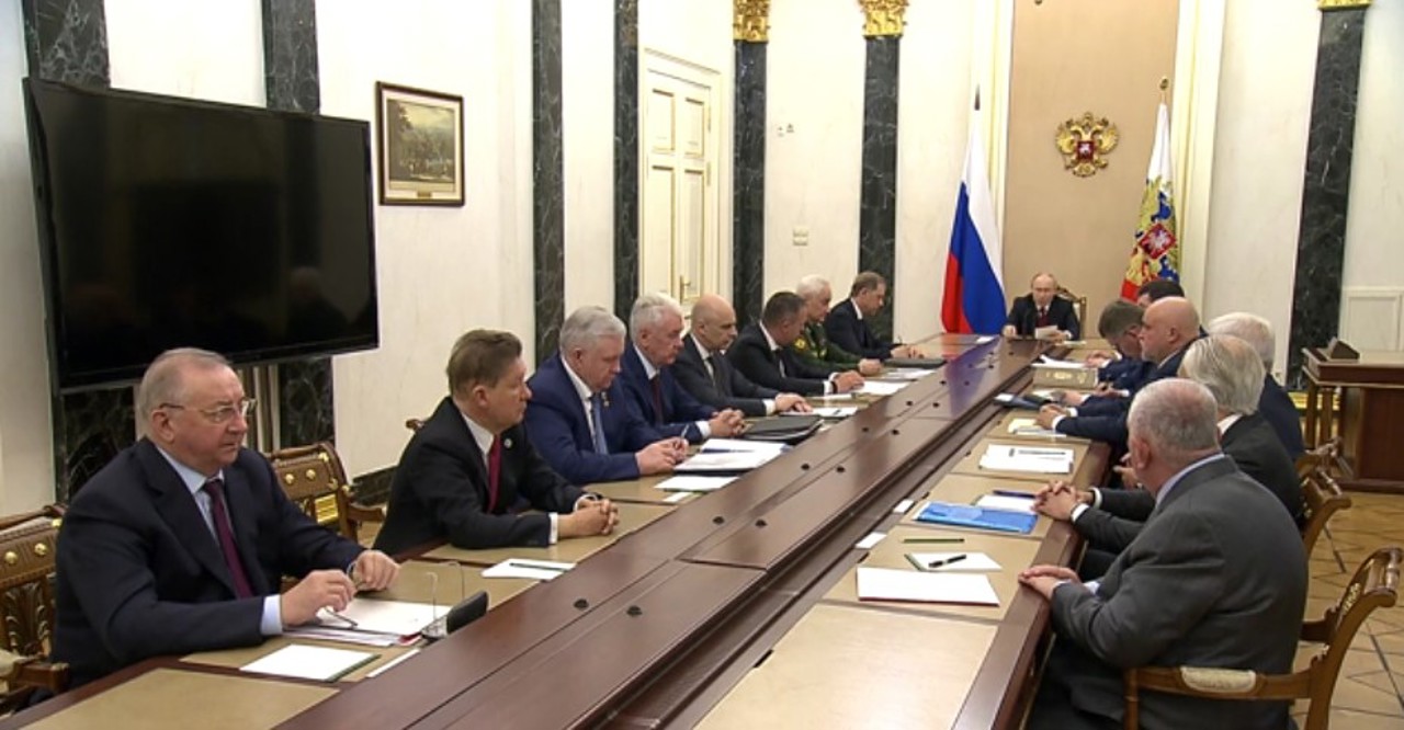 Putin recunoaște existența cozilor la benzinării și a deficitului de carburanți în Rusia