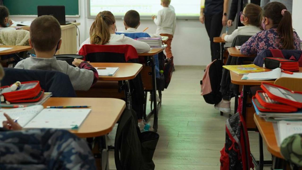 Ultima zi de vacanță. De marți, elevii din Republica Moldova revin la ore