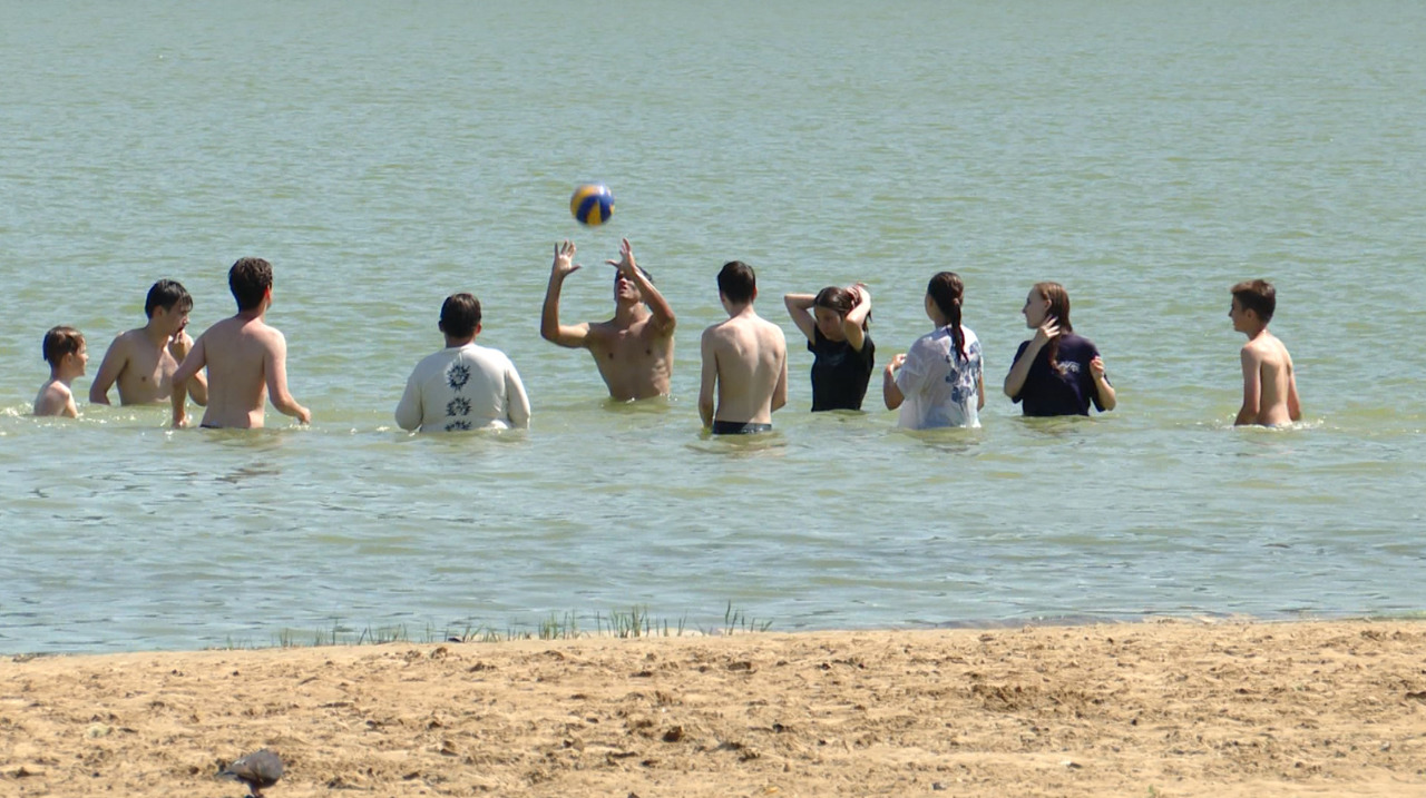 După o primăvară capricioasă, locuitorii capitalei se bucură din plin de vremea caldă