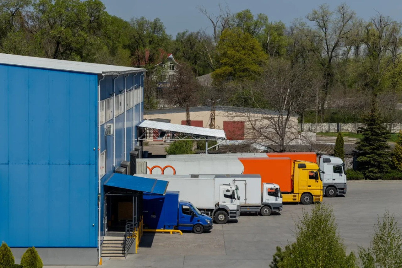 Deficit comercial de 3.34 de miliarde de euro în prima jumătate a anului: România, principala piață de desfacere pentru produsele din R. Moldova