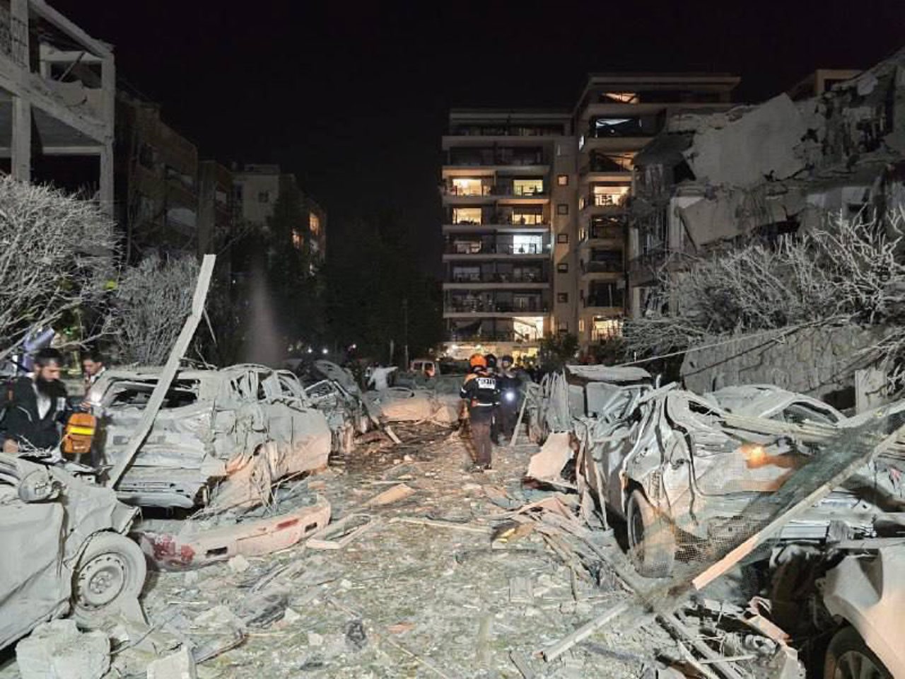 Doi morți și 19 răniți în Israel după atacurile Iranului. Tel Aviv, sub tir de rachete