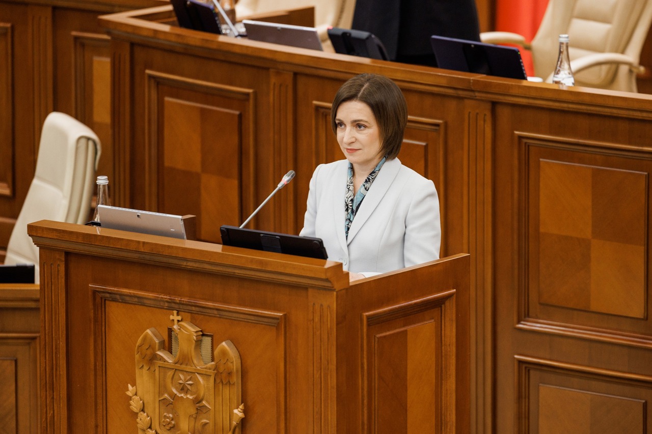 Moldovan president highlights Moldova's crisis; experts back pro-European unity in elections