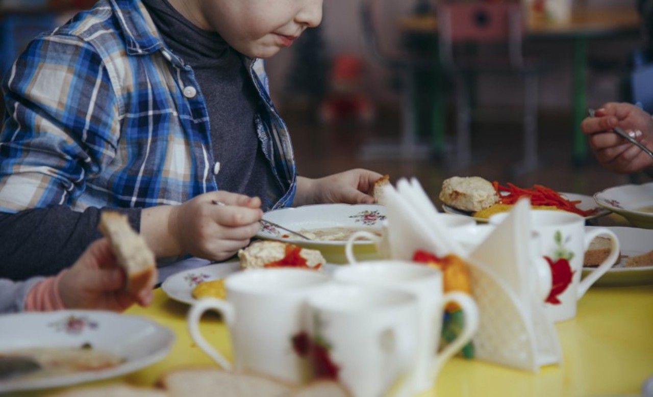 Toxiinfecție alimentară de grup la un sanatoriu. Zeci de persoane s-au intoxicat cu salmonella