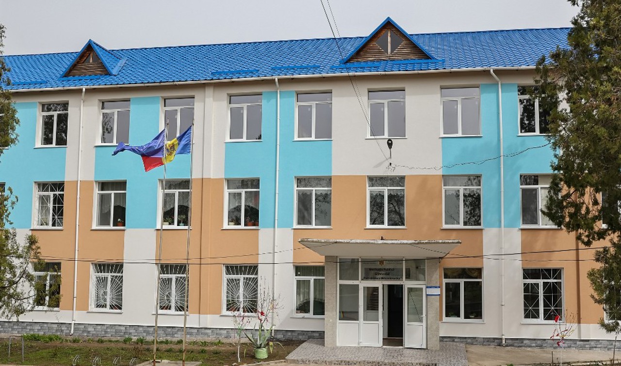 Gimnaziul din satul Vișniovca plătește cu 30% mai puțin pentru energie, grație unui proiect