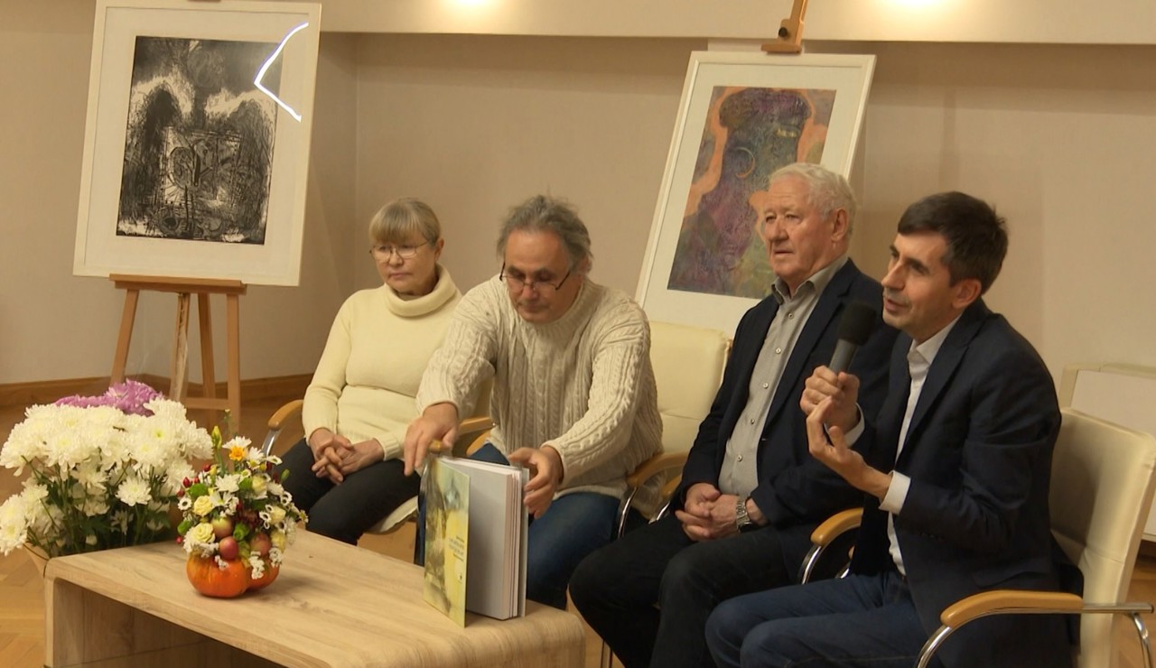 Un album care surprinde diferențele, dar și armonia dintre două personalități artistice, lansat la Chișinău 