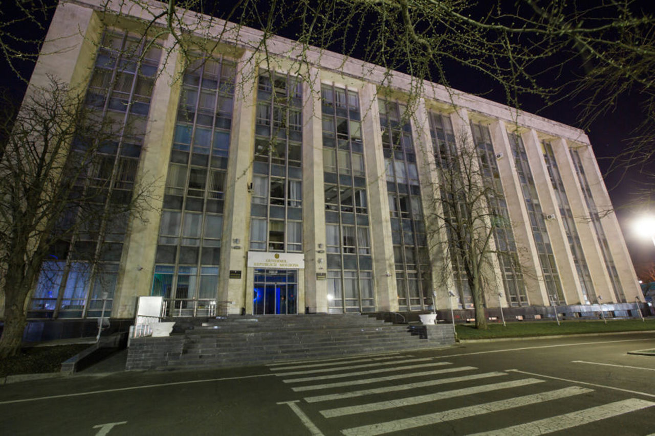 Правительство присоединяется к европейской кампании #LightUpUkraine. В учреждении выключат свет в знак солидарности с Украиной