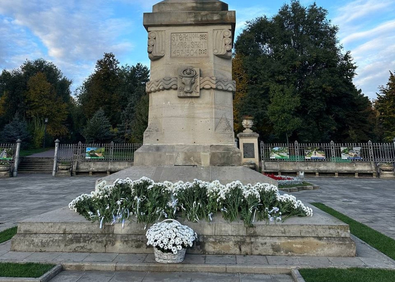 Ceremonie solemnă la monumentul lui Ștefan cel Mare și Sfânt, cu prilejul hramului orașului Chișinău