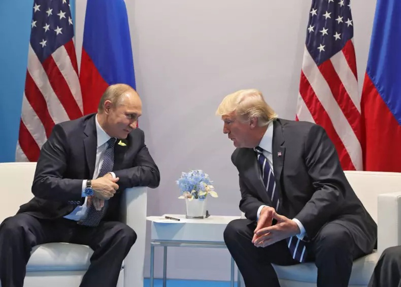 Președintele american a anunțat că va discuta luni cu Vladimir Putin 