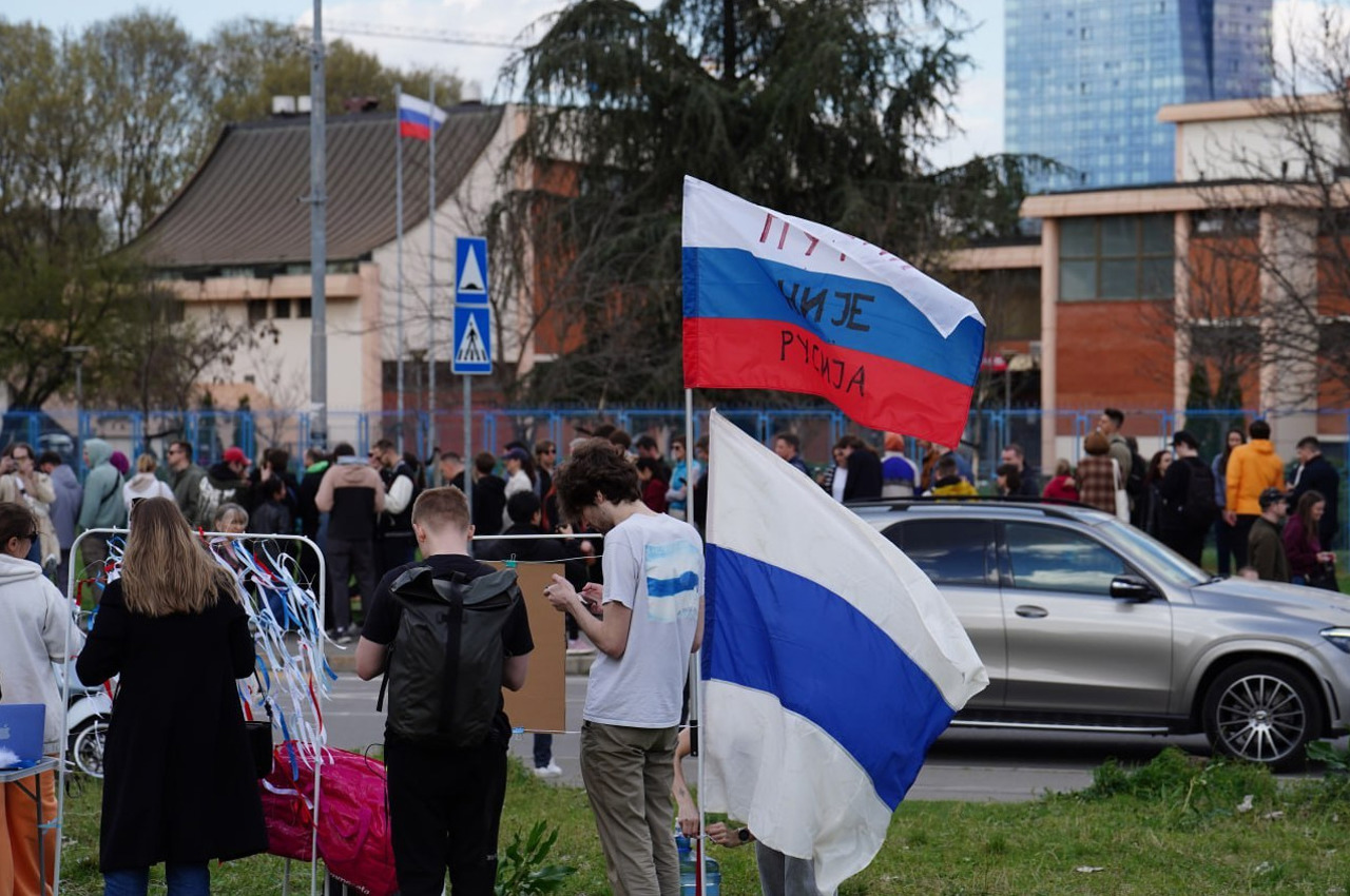 „Nu vom sta cu mâinile în sân”. Rusia cere statelor să prevină protestele de lângă ambasade în timpul alegerilor