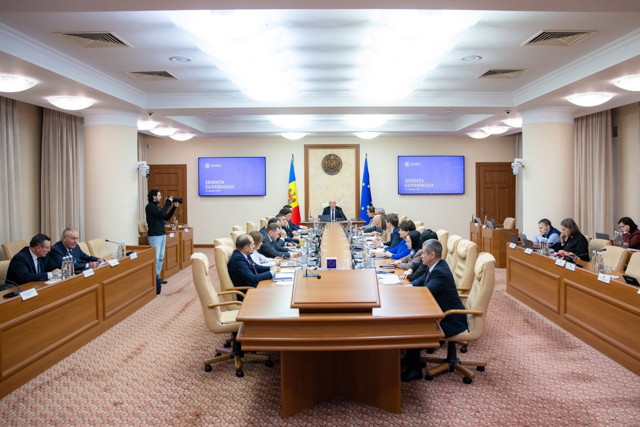 Правительство Молдовы одобрило кадровые изменения в МИД, Минздраве и госканцелярии