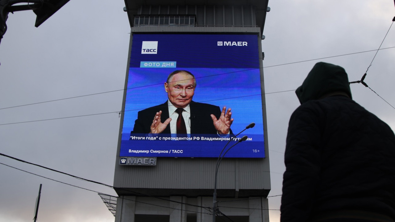 Russian fuel shortages drive four-week slump in Putin approval