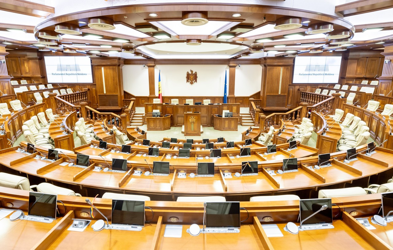 Moldova elections: Over 60 MPs seeking new terms