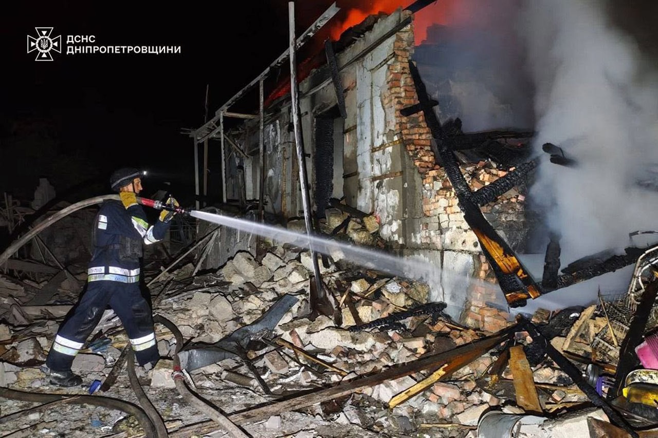 Noapte tensionată: Atacuri cu drone asupra Ucrainei și incendii la terminale petroliere din Crimeea