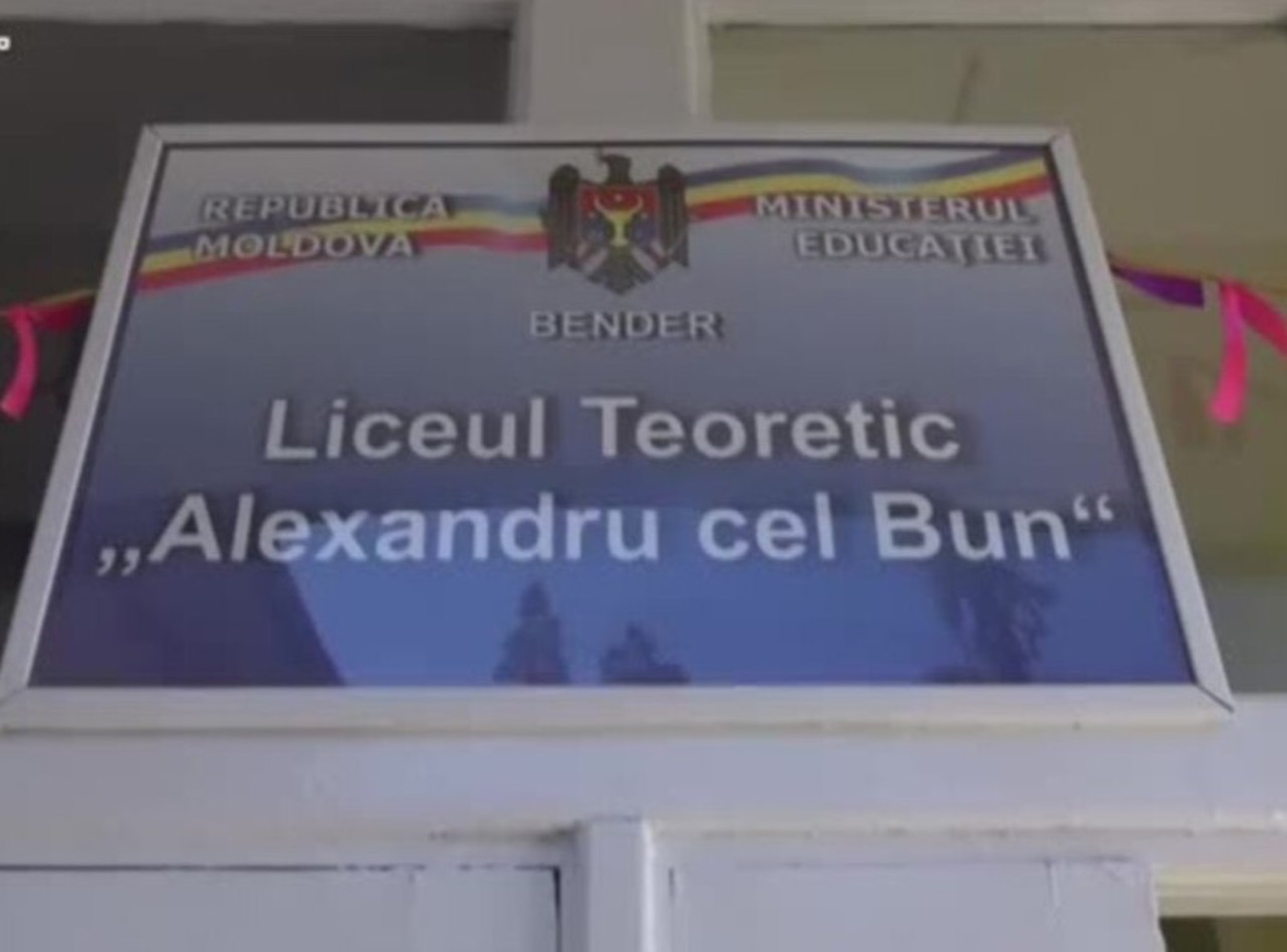Directoare de liceu din stânga Nistrului: „Datorită faptului că am fost foarte uniți și am înțeles prețul limbii române, am reușit”