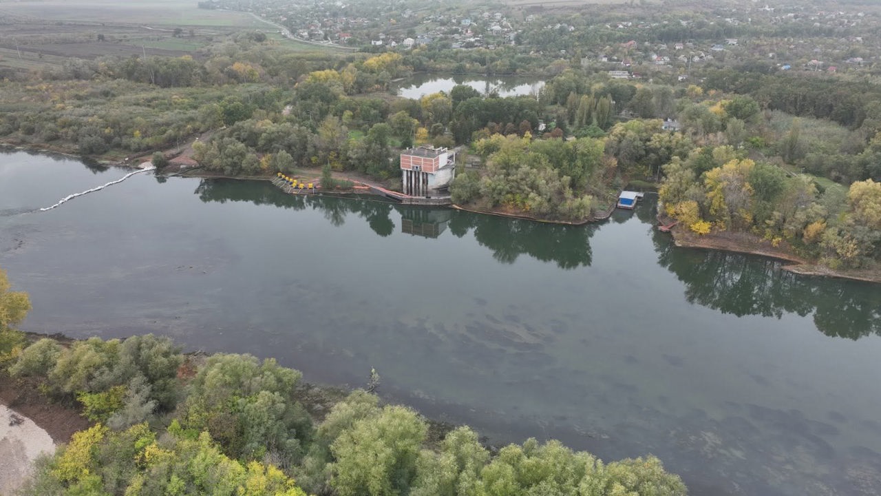 Nivelul Nistrului ar urma să crească la Dubăsari pe 23–24 octombrie. Ministrul Mediului critică pornirea pompelor, iar Chișinăul solicită date clare despre debite