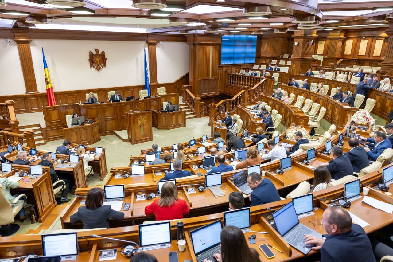 Mai multe oportunități de angajare pentru deținuți: Perioada va fi inclusă în stagiul de cotizare