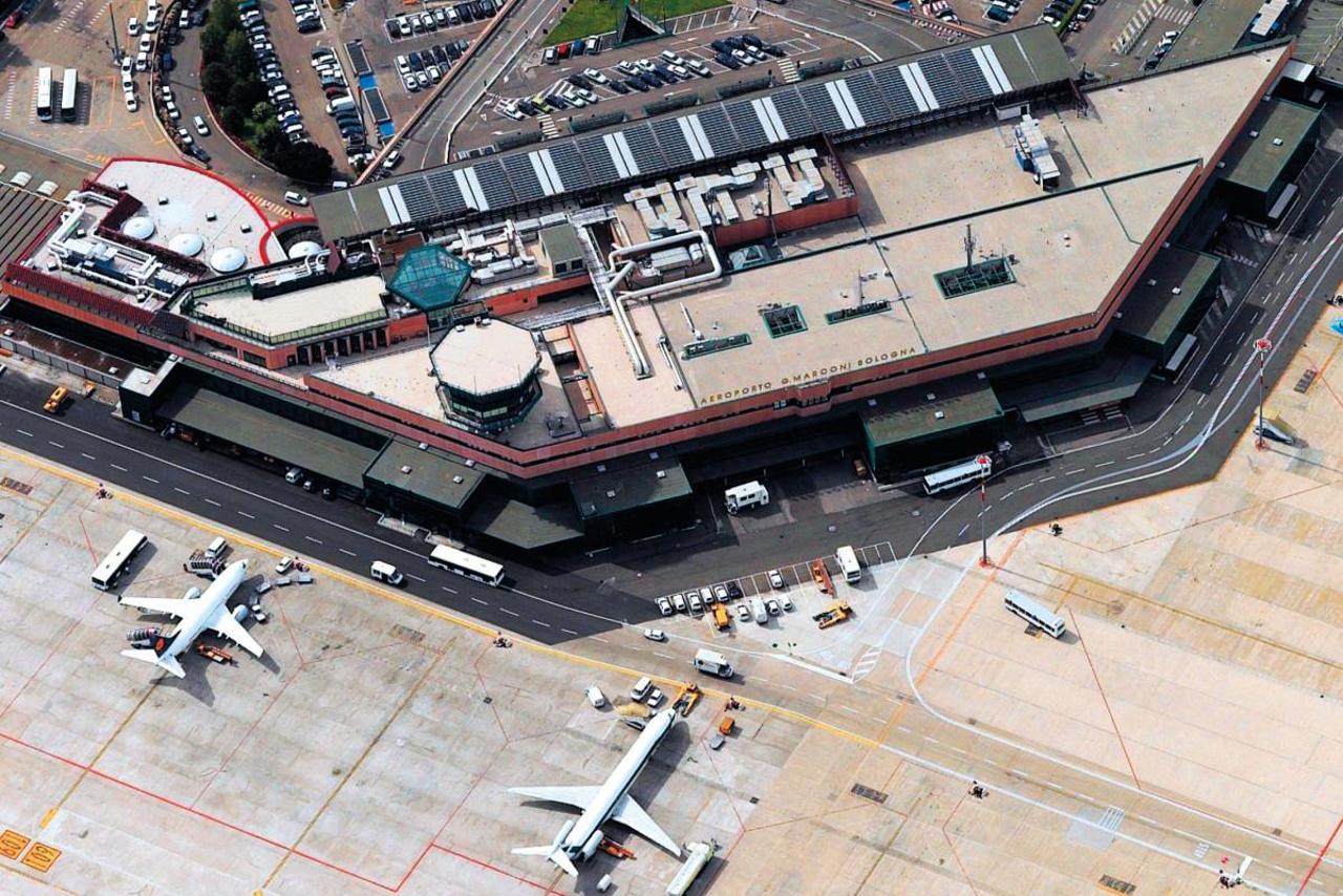 Zborurile de pe patru aeroporturi din Italia sunt afectate de restricțiile la alimentarea cu combustibil