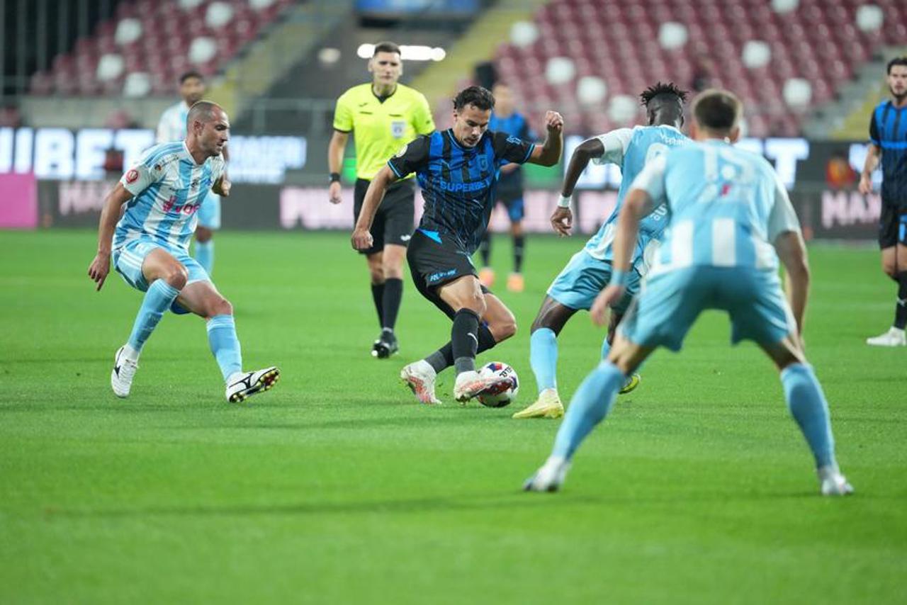 Superliga românească de fotbal: Universitatea Craiova a învins în deplasare pe Corvinul Hunedoara 