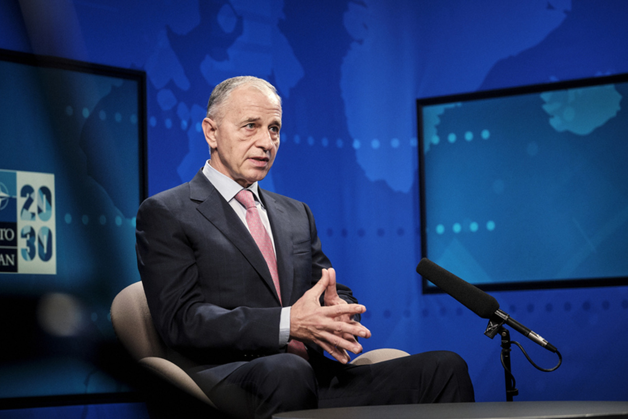 ИНТЕРВЬЮ Мирча Джоанэ: НАТО с обеспокоенностью отмечает и осуждает тот факт, что Российская Федерация использует весь арсенал гибридной войны против Республики Молдова