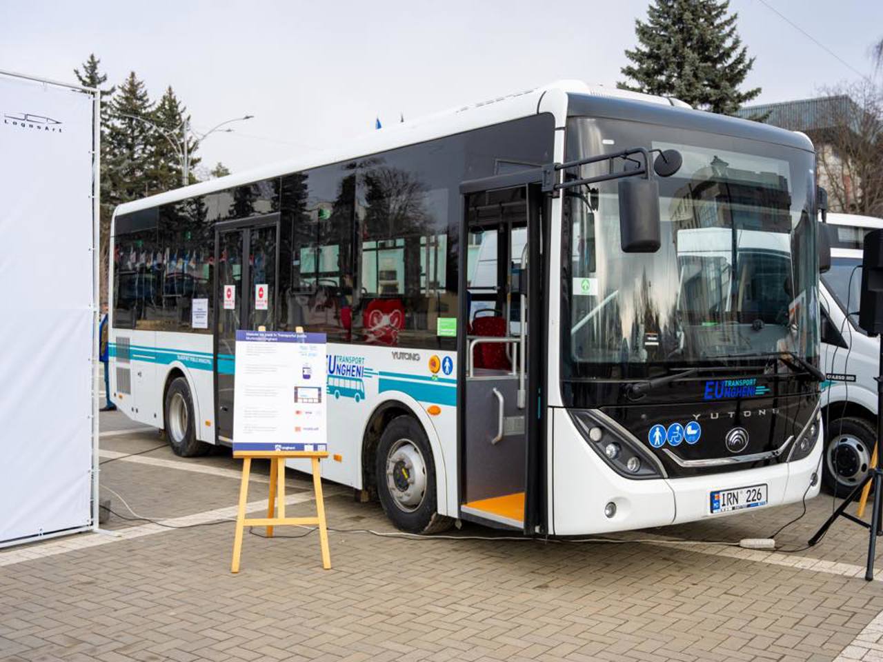 Ungheni residents will travel with 18 modern minibuses and buses