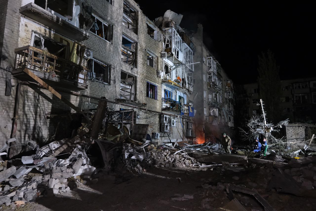 Russian strike on Ukraine city kills seven, damaging hotel used by journalists