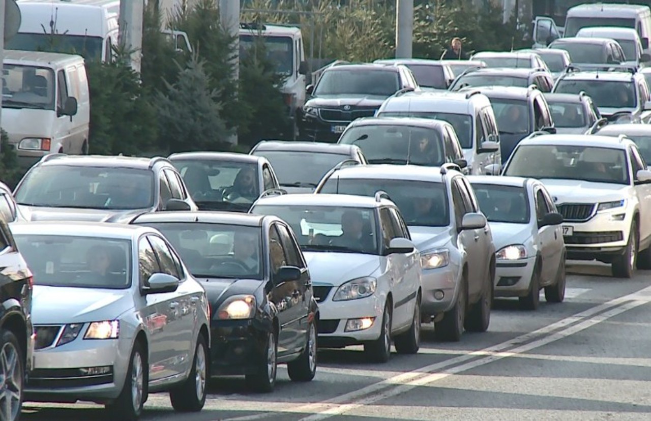 Numărul vehiculelor înregistrate în R. Moldova a crescut cu peste 260 de mii în ultimii patru ani