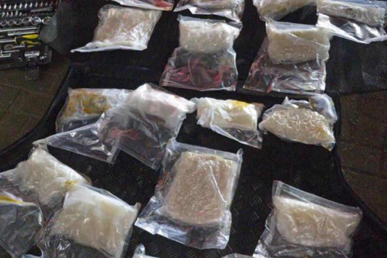 Descinderi la Chișinău: mai multe persoane, vizate într-un dosar de trafic și consum de droguri