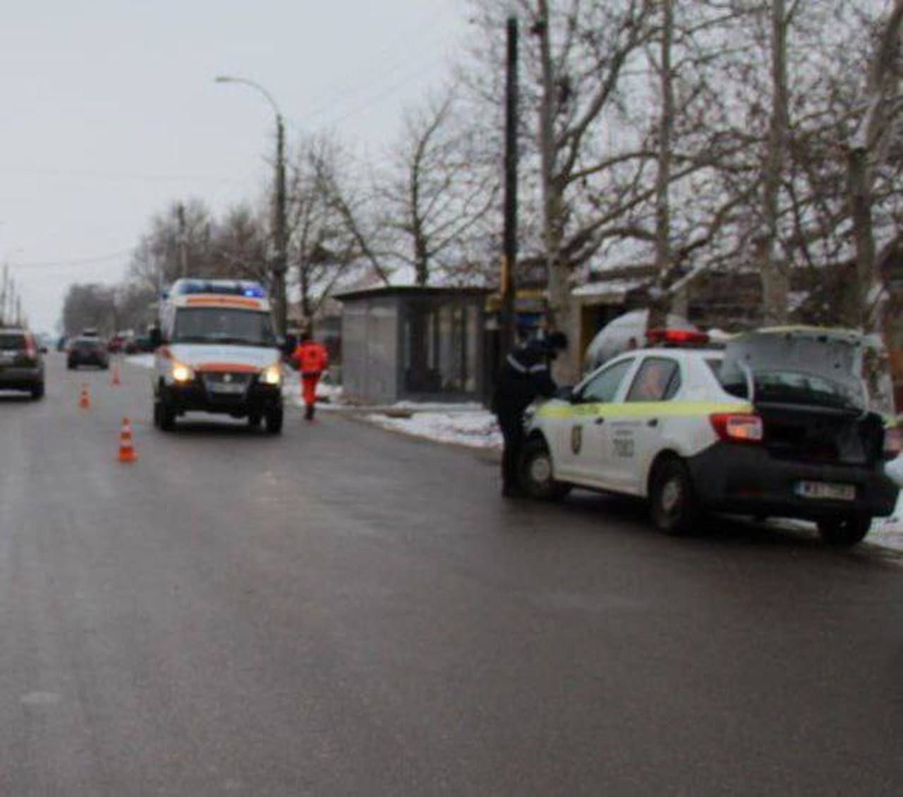 Accident la Basarabeasca. O fetiță de nouă ani, lovită de o ambulanță, a ajuns la spital