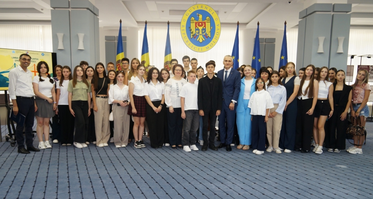 200 students from Taraclia and Gagauzia join Romanian Language Summer Camp in Iași