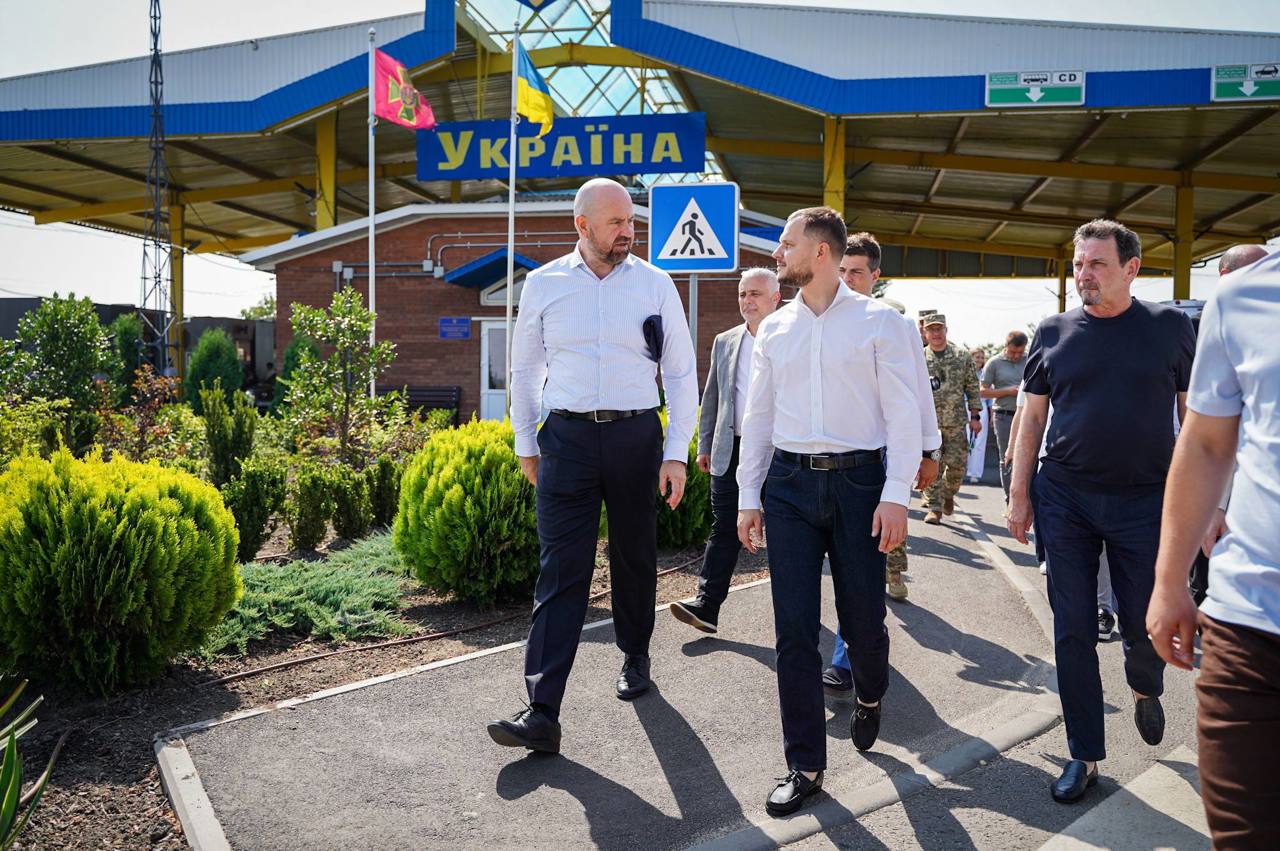Молдова может передать Украине 20 локомотивов и открыть новый пункт пропуска