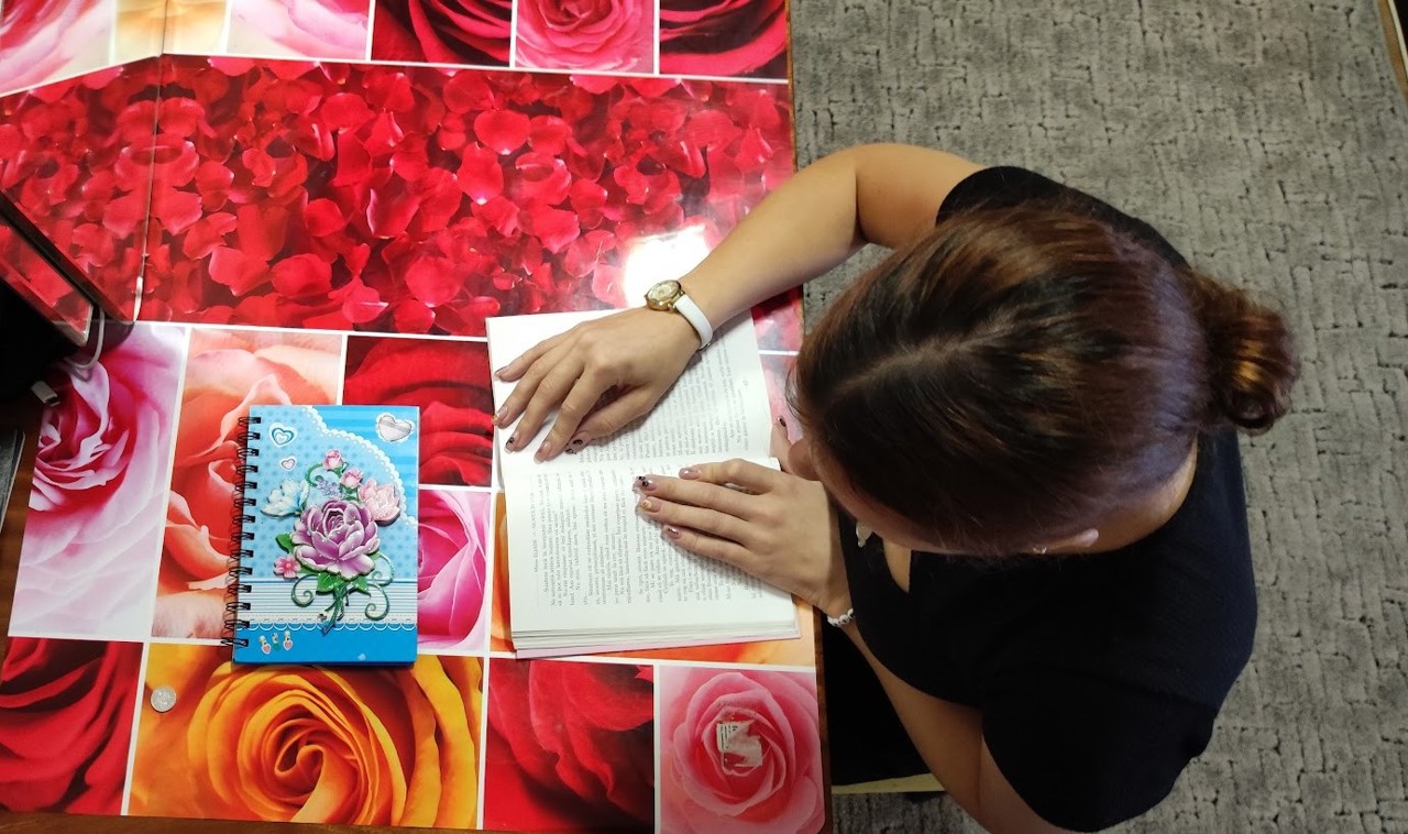 Peste 100 de fete au învățat să fie independente datorită Apartamentului Social al Diaconiei