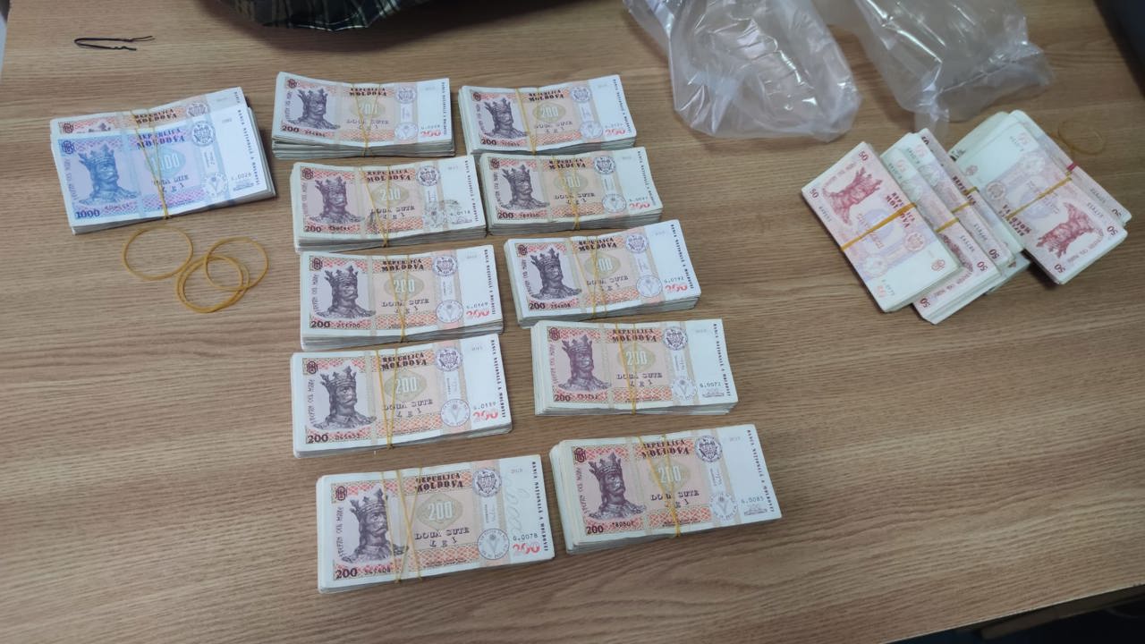 Noi percheziții în dosarul de finanțare ilegală a Partidului Politic Șor. Opt persoane au fost reținute