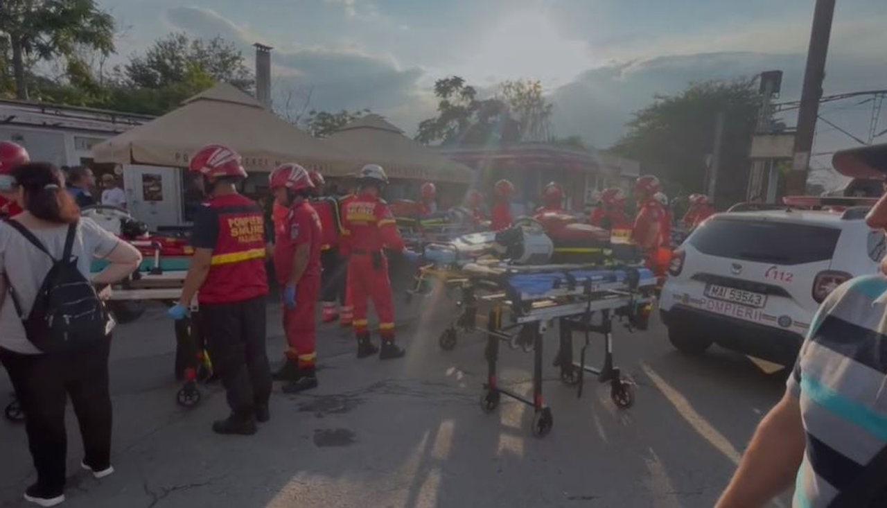 Serious railway accident in Romania. 15 people injured after a locomotive hit a passenger train