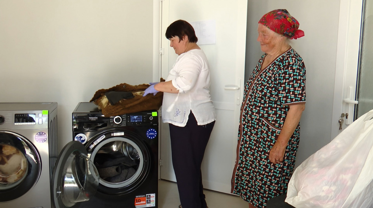 Spălătoria din satul Zubrești, ajutor real pentru vârstnicii din localitate