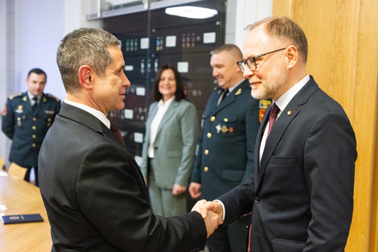 Colaborarea moldo-letonă, discutată la Riga de ministrul Anatolie Nosatîi și omologul său, Andris Sprūds