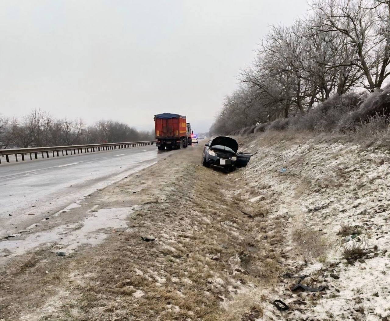 GHEȚUȘ | Circulație dificilă pe drumurile din Republica Moldova, transport restricționat și deconectări de energie electrică