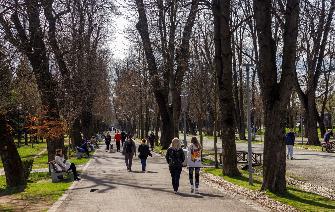 Maxime de până la 16 grade// Meteorolog: „Temperaturile înalte sunt anormale pentru această perioadă”