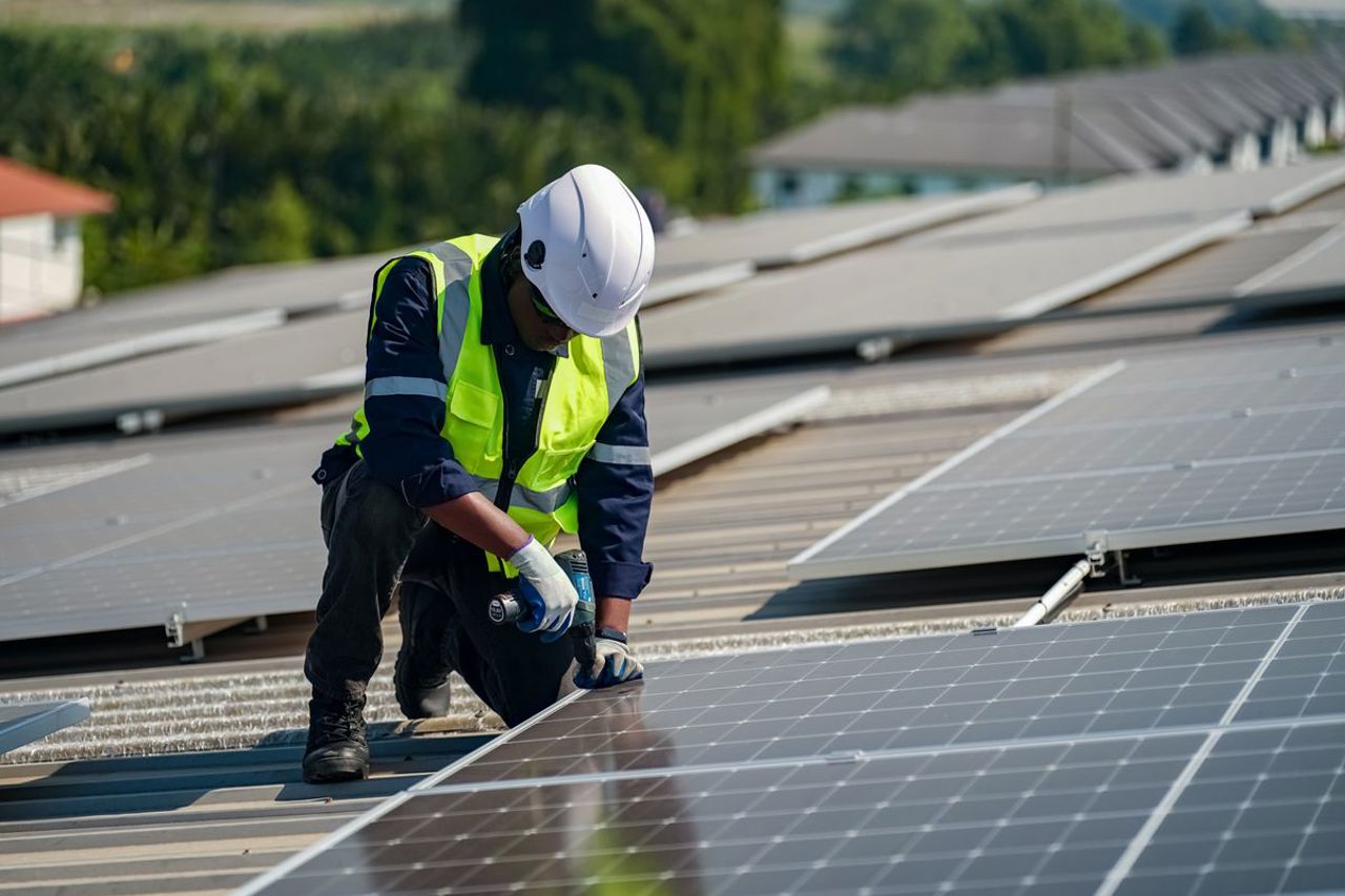 Meseriile verzi câștigă teren în R. Moldova: Tot mai mulți tineri și adulți aleg specializări în domeniul energiei regenerabile