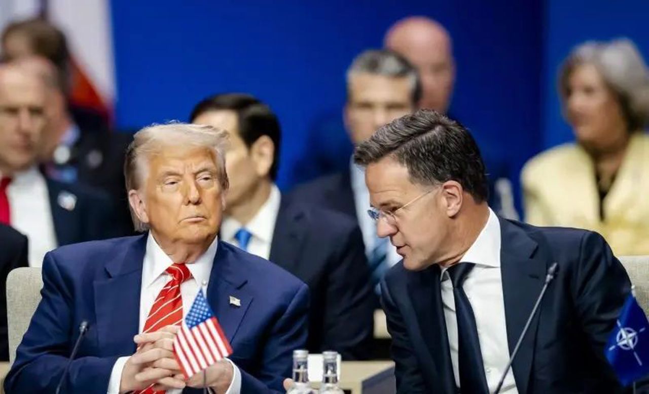 Trump: Statele Unite vor vinde armament către NATO, care îl va transfera ulterior Ucrainei