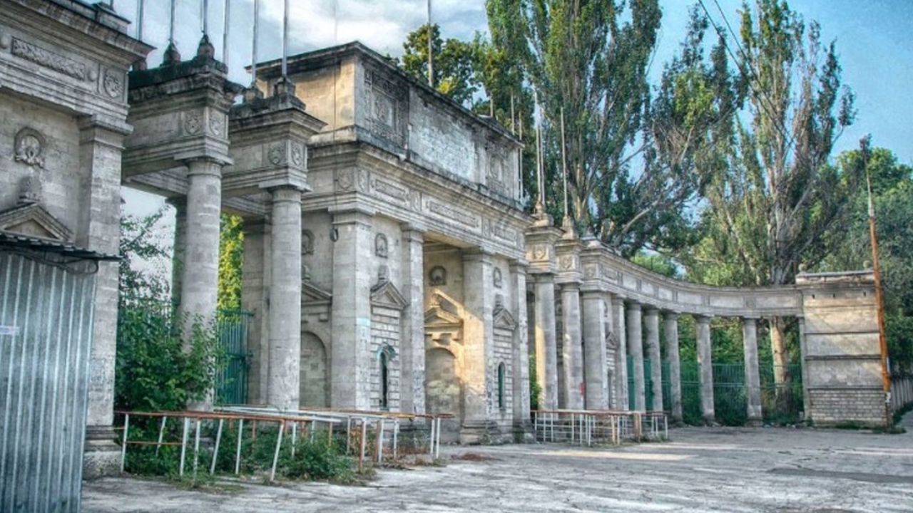 Terenul pentru construcția noului sediu al Ambasadei SUA, eliberat. Premierul Munteanu: „Este important să păstrăm aspectul istoric”