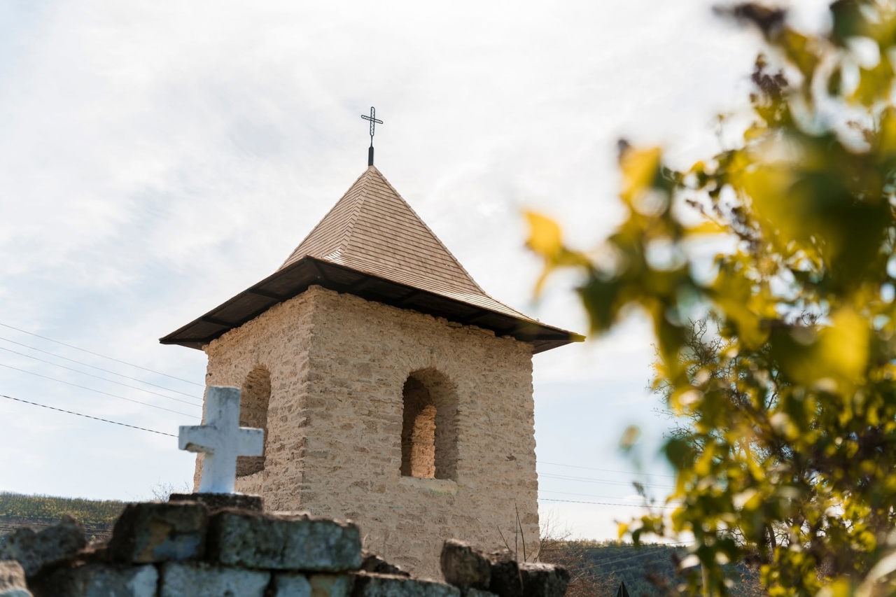 Un monument istoric din secolul al XVII-lea, salvat de la ruine cu bani europeni, la Vadul-Rașcov