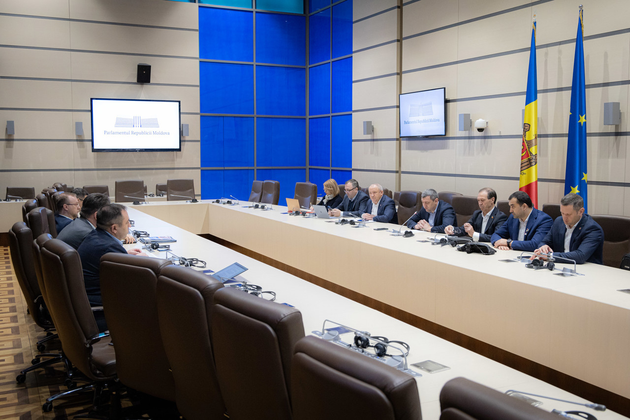 Moldova Parliament to Form SIS Oversight Committee