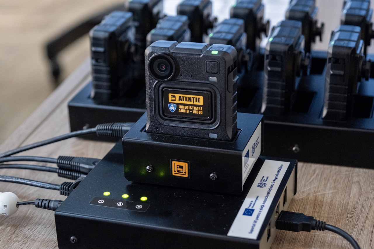 EU donates body cameras to improve trust in control institutions