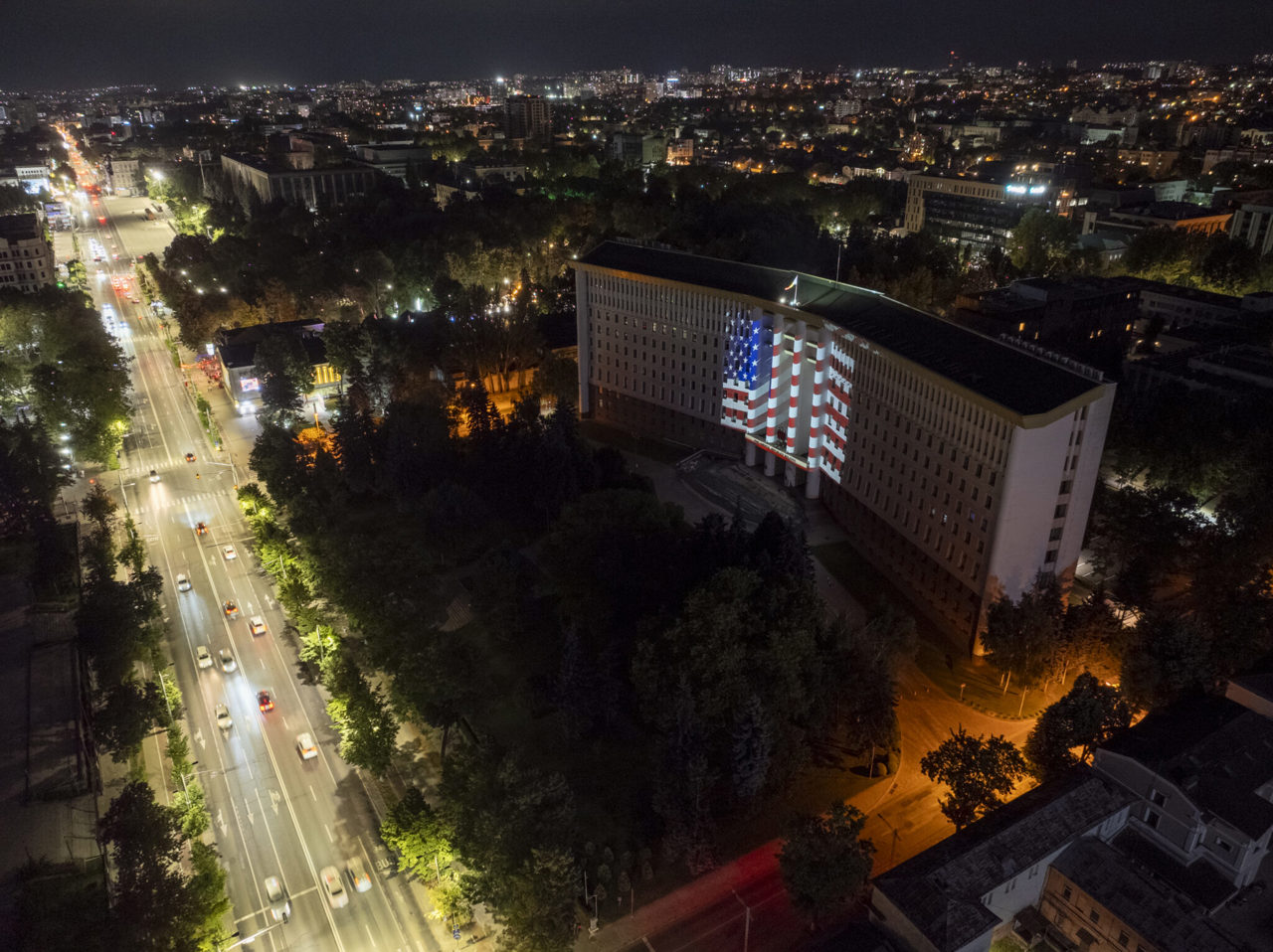 Parliament illuminated in U.S. Flag colors. Igor Grosu: "The United States is a trusted friend"