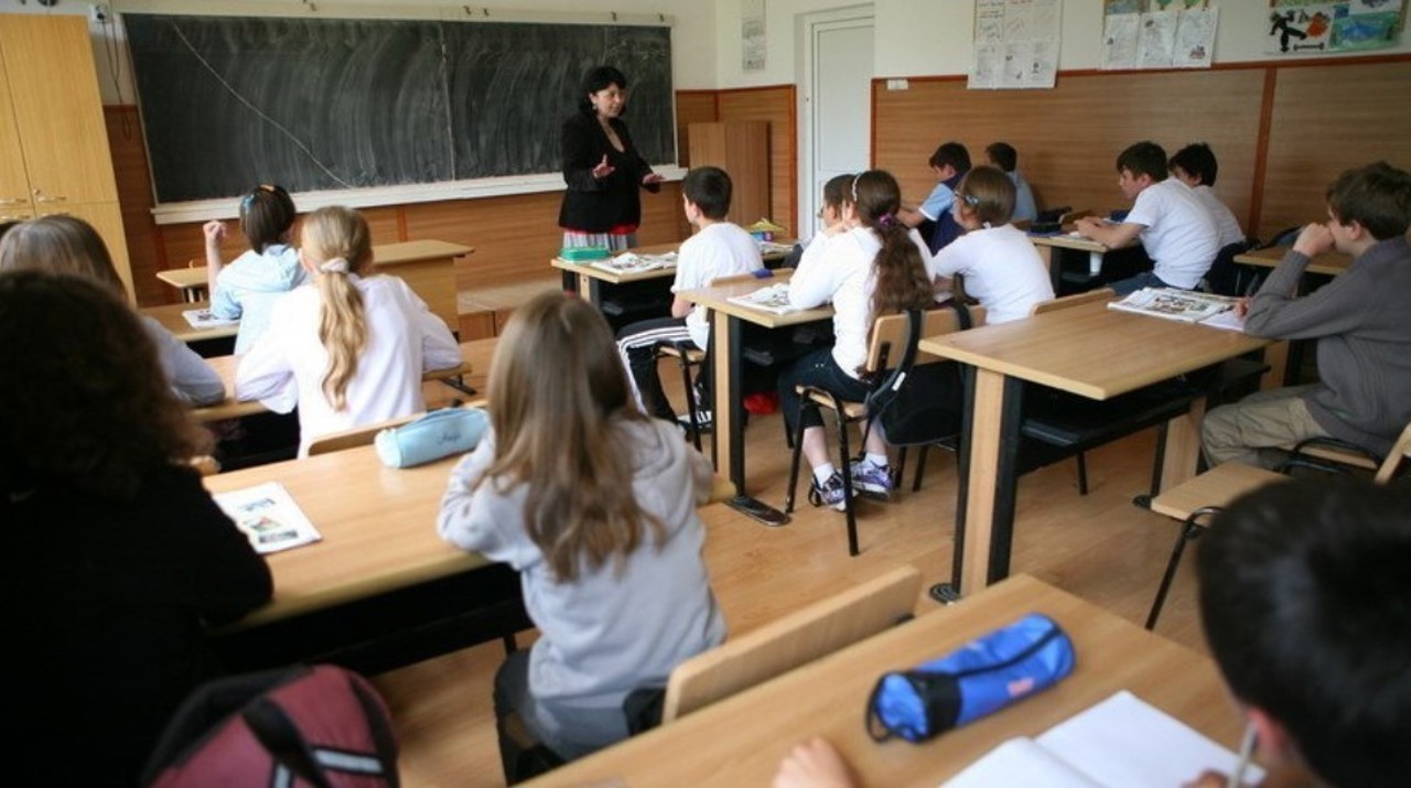 Executivul a decis indemnizația de relocare: Profesorii vor primi până la 300 de mii de lei  