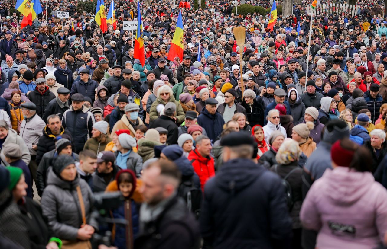 Protestul din capitală: Oamenii legii anunță că au documentat zeci de încălcări