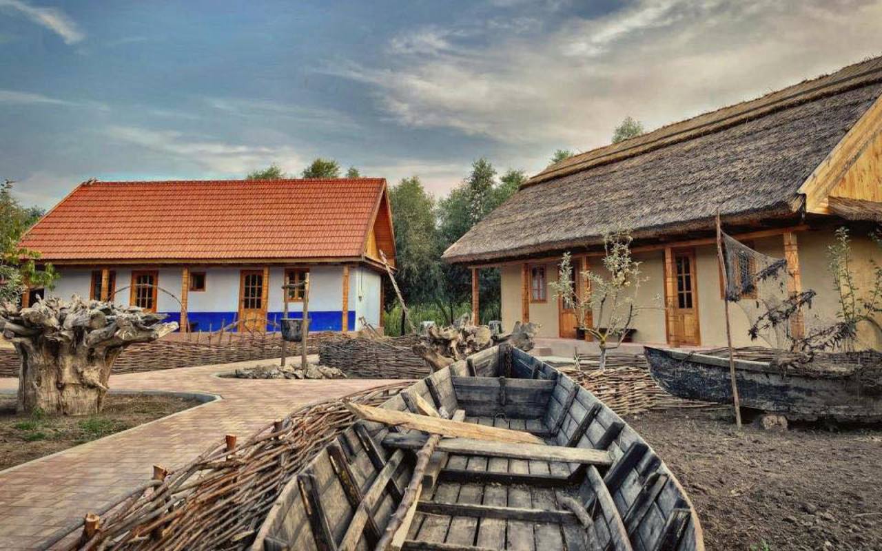 Tichetele de vacanță intră în vigoare: „Banii vor putea fi folosiți doar în structurile turistice din mediul rural”