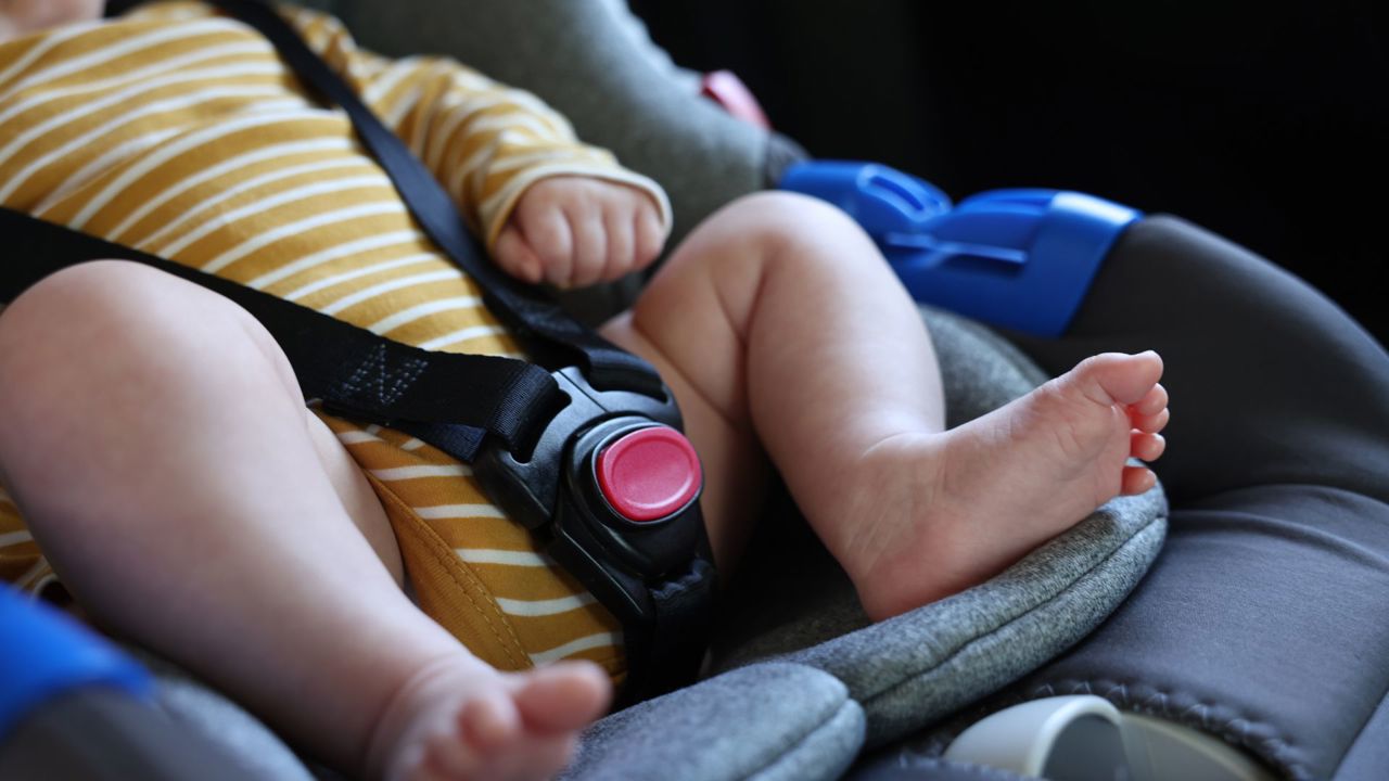 Salvare contra cronometru la Cahul: Un bebeluș de trei luni, scos dintr-o mașină blocată în doar trei minute
