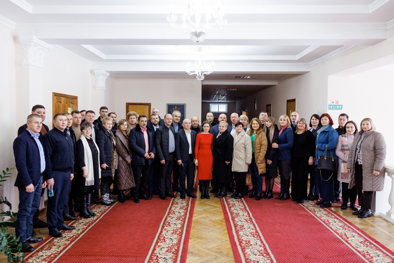 Moldovan president meets with mayors to discuss local well-being