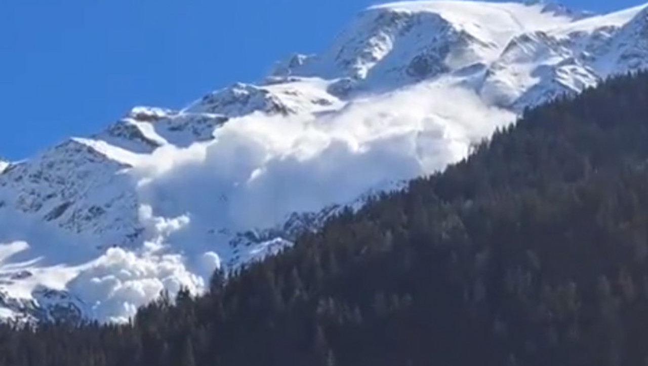 Four killed in avalanche in the French Alps